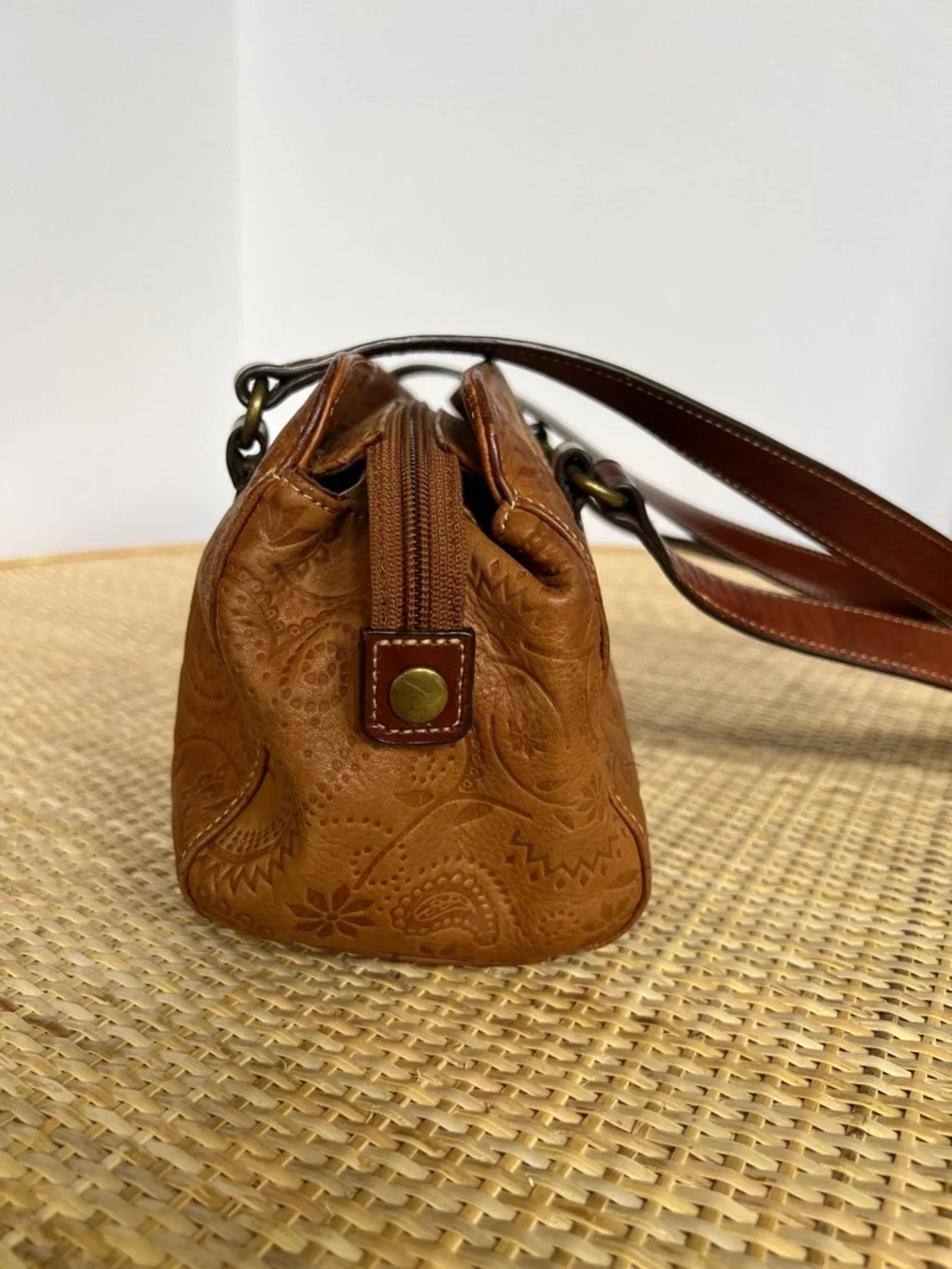 Fossil Tooled Floral leather Y2K Satchel Shoulder Bag Caramel Brown Leather - Picture 3 of 13